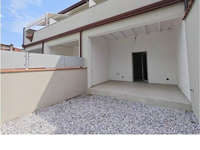 Villa trifamiliare in vendita a Carrara