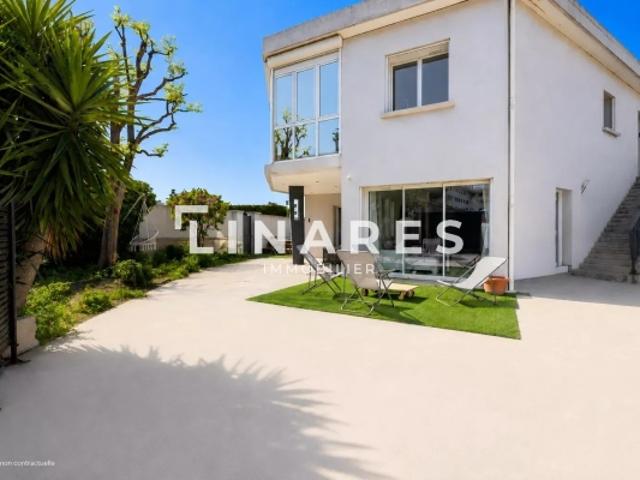 VILLA TRIO VILLA TRIO Maison T4 de 182m² Trois espaces de vie indépendants, Piscine Terrain– 13009