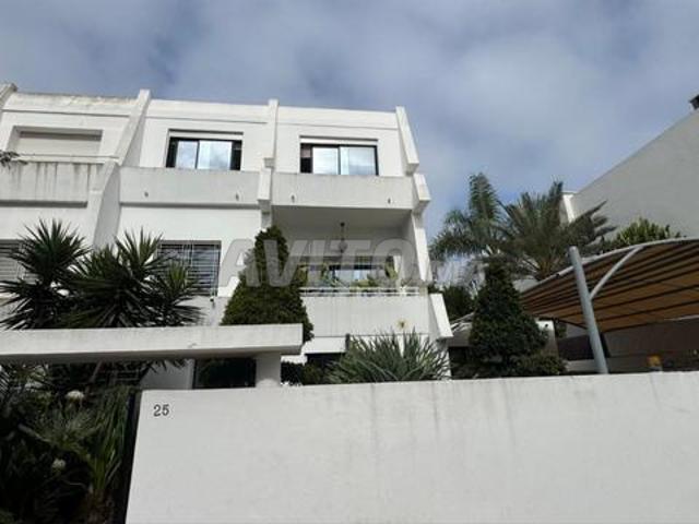 Villa triplex à vendre à anfa