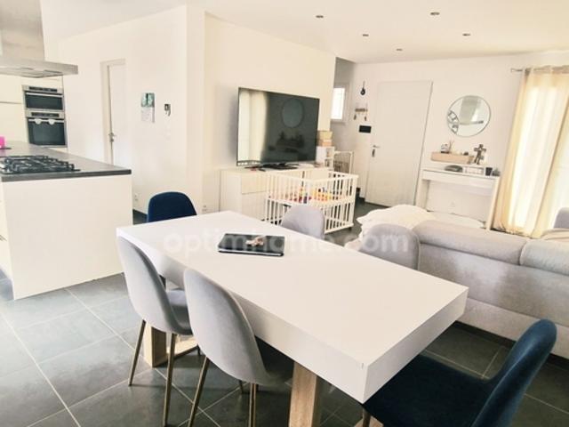 VILLA TYPE BASTIDE AVEC PISCINE & GARAGE!