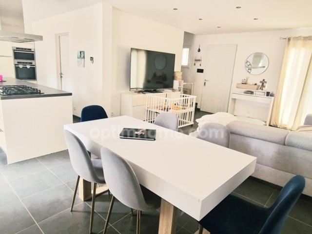 VILLA TYPE BASTIDE AVEC PISCINE & GARAGE!