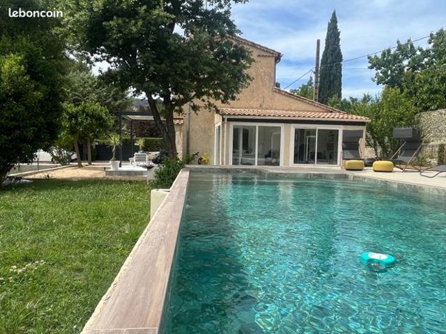 Villa Type 4 avec véranda garage piscine sur 1000m² de jardin