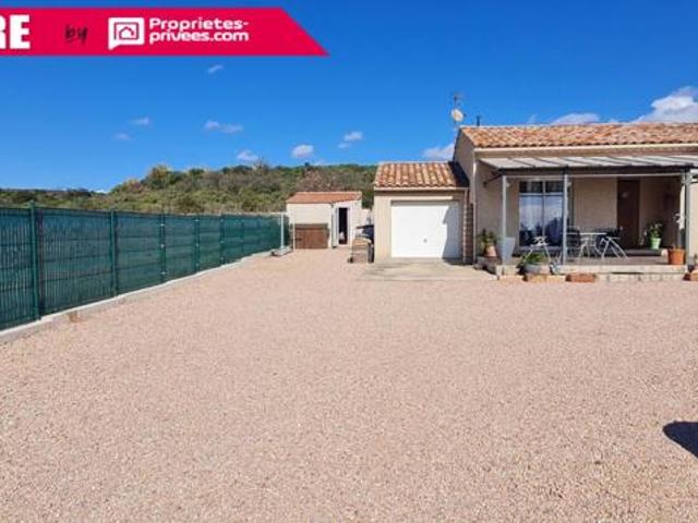 Villa type 4 de plain pied, 93m² habitables avec garage/piscine sur 744 m² de terrain