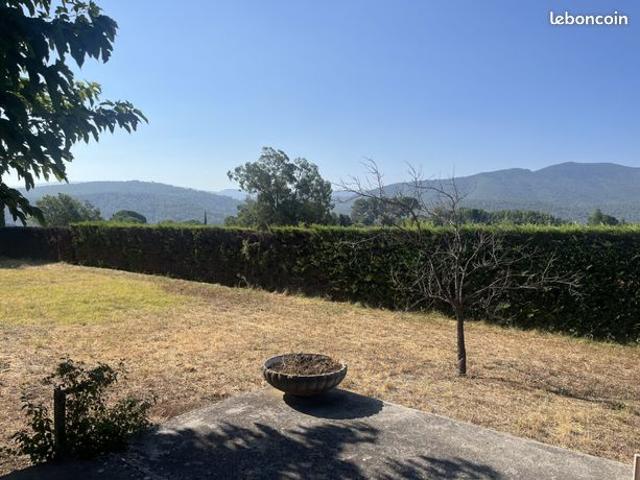 Villa Type 4 plain pied dépendances sur 2600m² de terrain plat