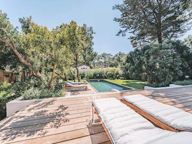 VILLA TYPIQUE FERRET CAPIENNE AVEC PISCINE, AU COEUR DU CAP FERRET