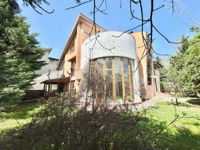villa unfurnished | 7 rooms | garden | double garage | pipera