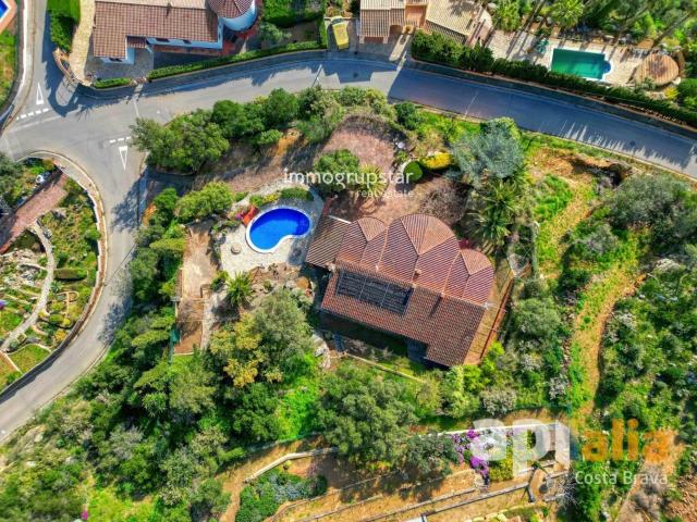 Villa única con vistas al mar, dos viviendas en una y gran p. 351m² Calonge