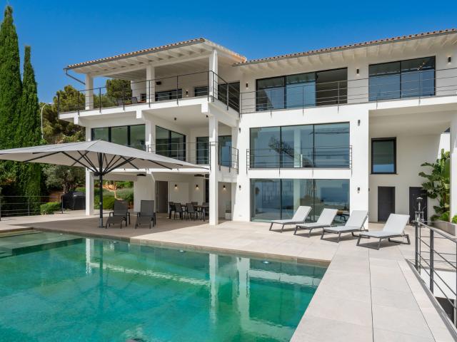Villa única con vistas al mar en zona prestigiosa