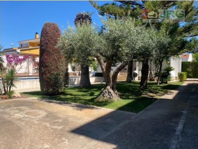 VILLA ÚNICA EN PEÑÍSCOLA CON POTENCIAL PARA NVERSOR A 100M DEL MAR PEÑÍSCOLA