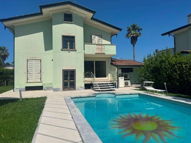 Villa unifamiliare in affitto a Montignoso