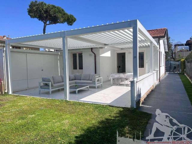 Villa unifamiliare in affitto a Forte Dei Marmi