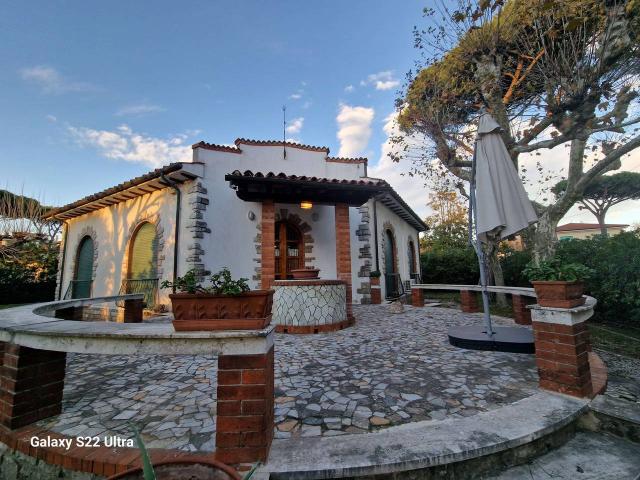 Villa unifamiliare in affitto a Pietrasanta