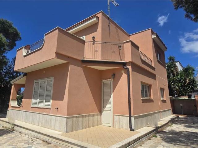 VILLA UNIFAMILIARE IN AFFITTO CAPACI