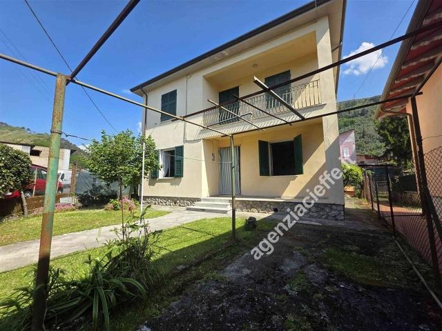 Villa unifamiliare in vendita a Massa
