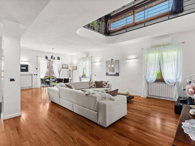 Villa unifamiliare in vendita a Montorfano