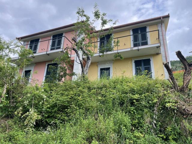 Villa unifamiliare in vendita a Avegno