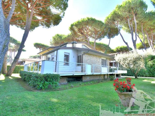 Villa unifamiliare in vendita a Camaiore