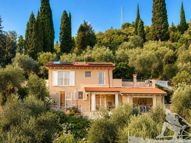 Villa unifamiliare in vendita a Camaiore
