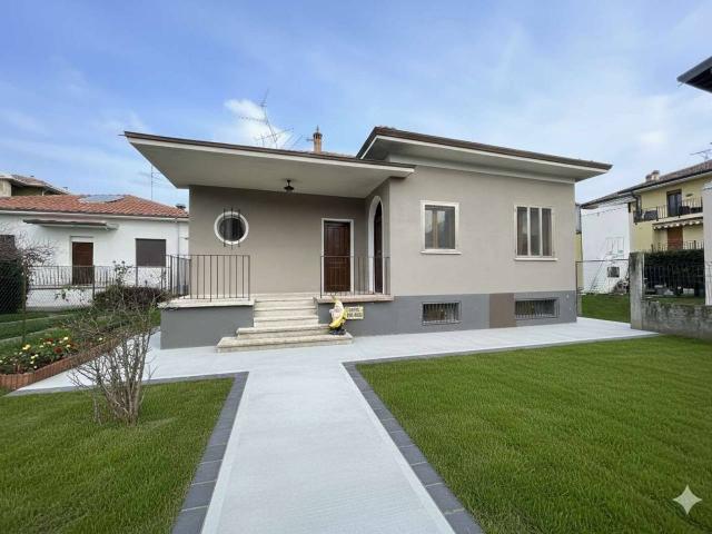 Villa unifamiliare in vendita a Cameri