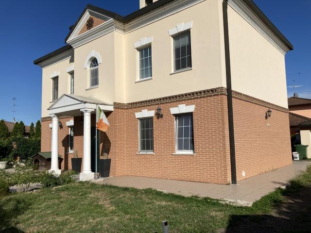 Villa unifamiliare in vendita a Castello D'Agogna