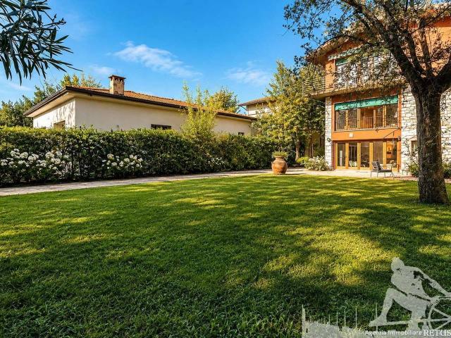 Villa unifamiliare in vendita a Forte Dei Marmi
