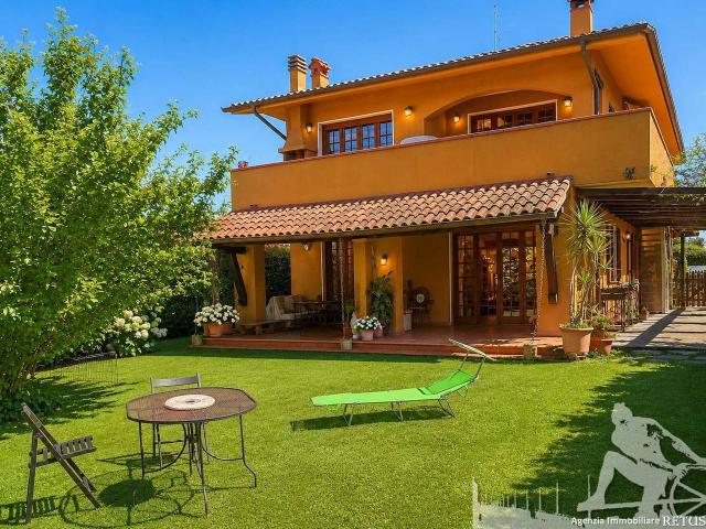 Villa unifamiliare in vendita a Forte Dei Marmi