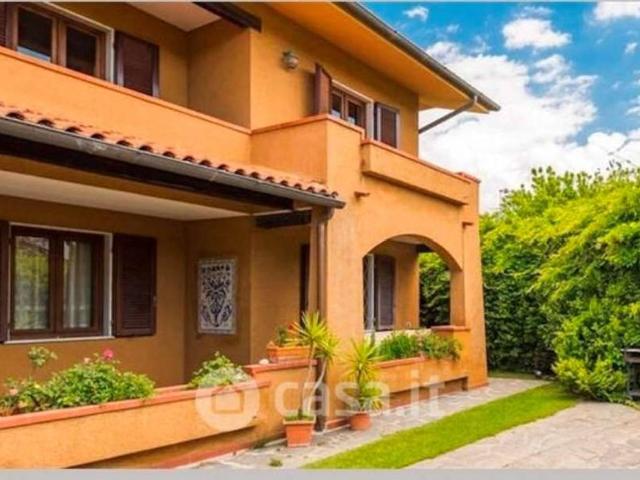 Villa unifamiliare in vendita a Forte Dei Marmi