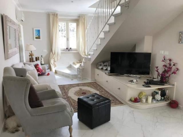 Villa unifamiliare in vendita a Forte Dei Marmi