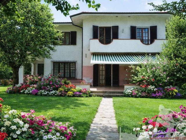 Villa unifamiliare in vendita a Forte Dei Marmi