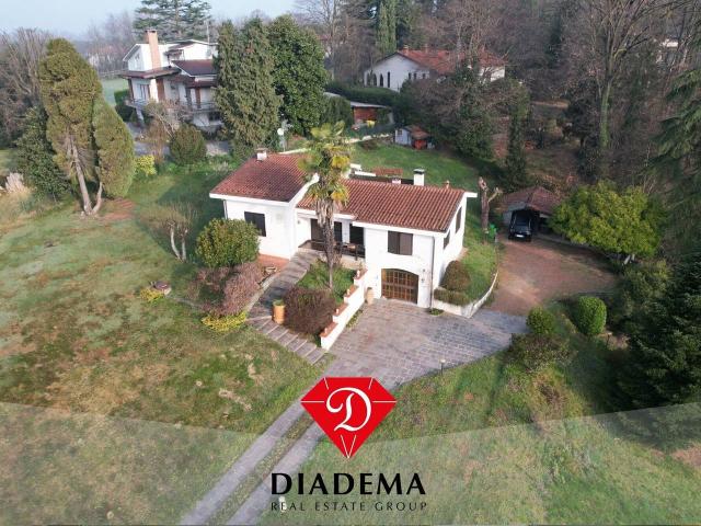 Villa unifamiliare in vendita a Jerago Con Orago