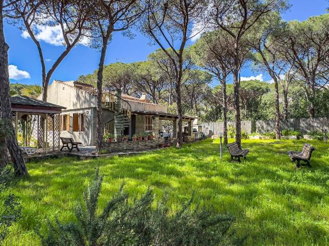 Villa unifamiliare in vendita a Pula