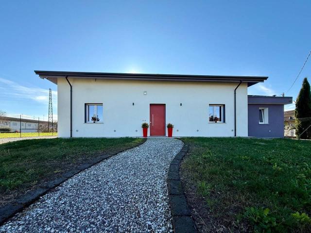 Villa unifamiliare in vendita a Palazzolo Dello Stella