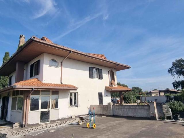 Villa unifamiliare in vendita a Pomezia