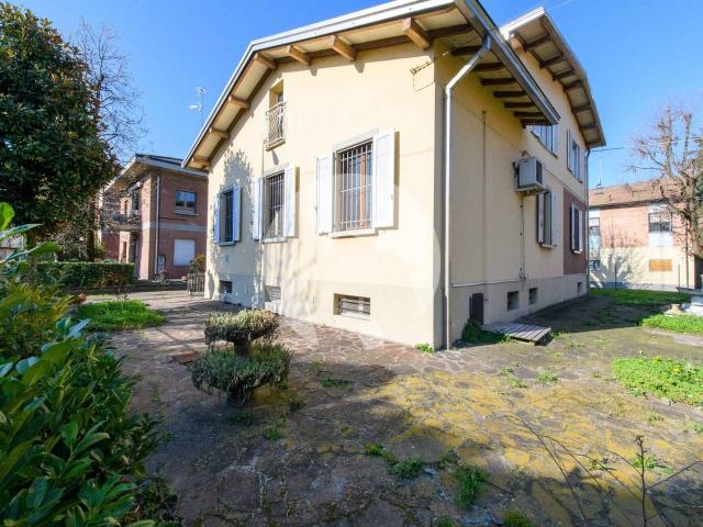 Villa unifamiliare in vendita a Reggio Emilia
