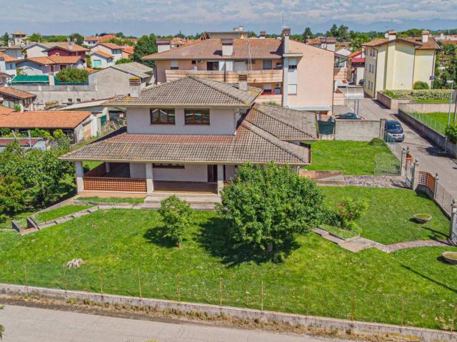Villa unifamiliare in vendita a Rivignano Teor