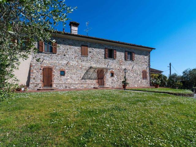Villa unifamiliare in vendita a Sarzana