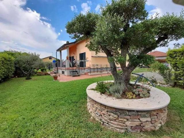 Villa unifamiliare in vendita a Sarzana