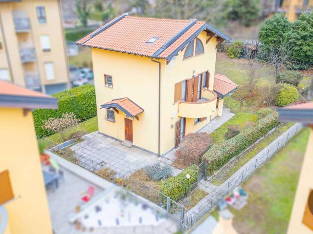 Villa unifamiliare in vendita a Varese