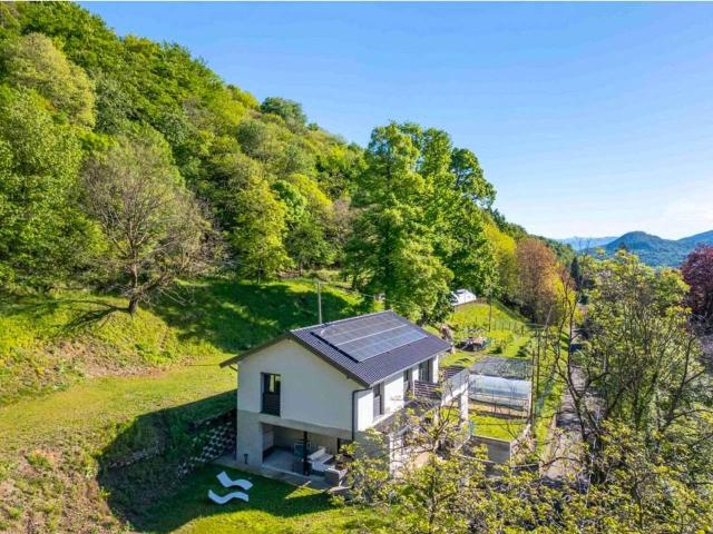 Villa unifamiliare in vendita a Varese