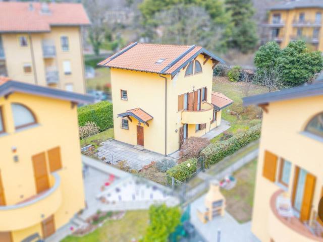 Villa unifamiliare in vendita a Varese