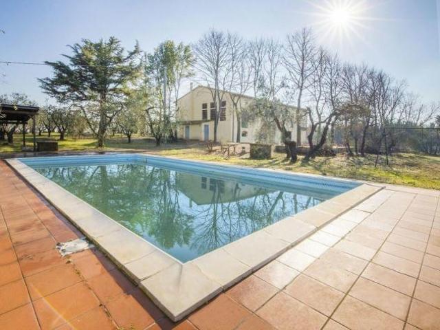 Villa unifamiliare in vendita a Vinci 16 locali 400mq
