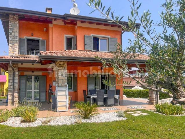 Villa unifamiliare, ottimo stato, 190 m², Moniga del Garda