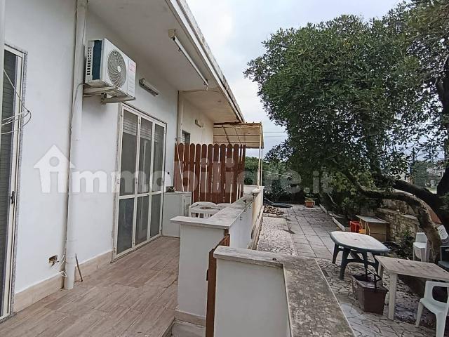 Villa unifamiliare piazza Giorgio Bassani, Centro, Minturno