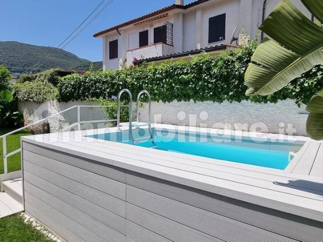 Villa unifamiliare piazza John Fitzgerald Kennedy, Centro, San Felice Circeo
