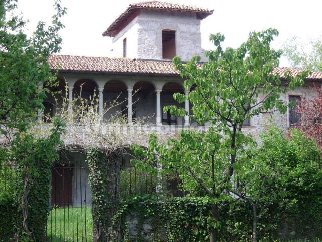 Villa unifamiliare via Camillo Benso di Cavour 10, Centro, Gavirate