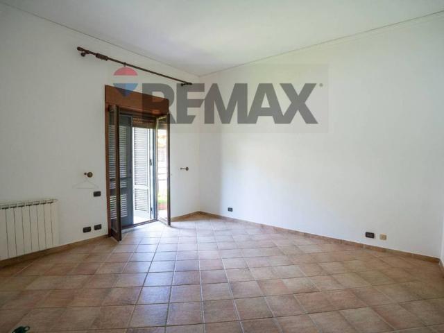 Villa unifamiliare via Concetto Marchesi 12, Centro, Pedara