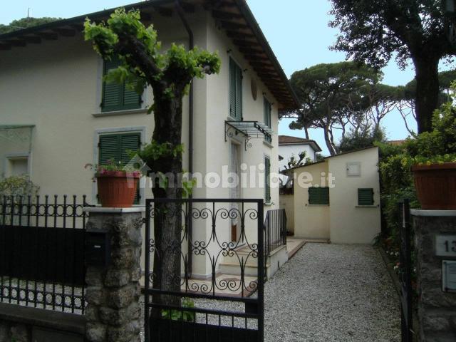Villa unifamiliare via corridoni, Pietrasanta