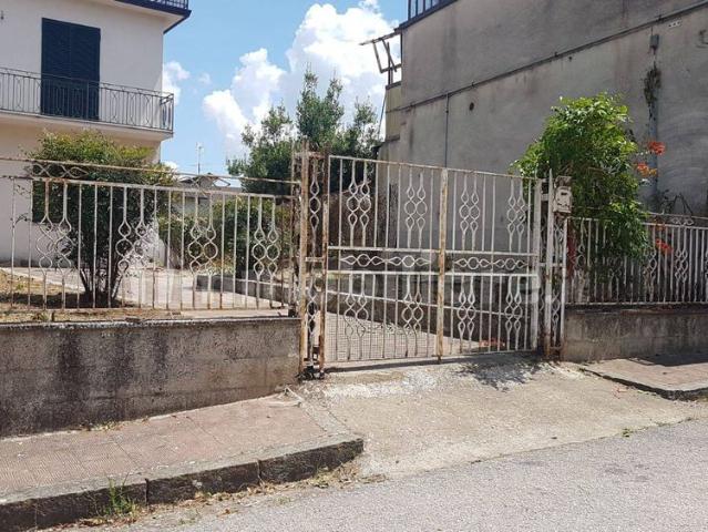Villa unifamiliare via Dante Alighieri 30, Taurasi