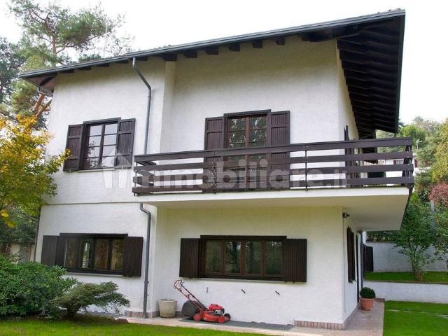 Villa unifamiliare via dei Castagni 5, Bodio, Bodio Lomnago