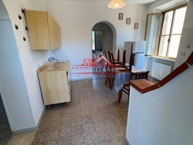 Villa unifamiliare via dei Glicini, Pescia Romana, Montalto di Castro